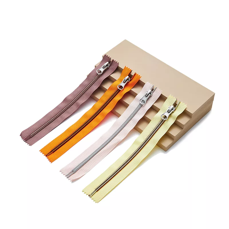 ซิปเคลือบไนลอน